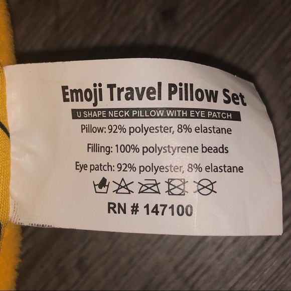 Emoji Travel Set •Pillow & Sleep Mask•Smiley Faces - Picture 7 of 8